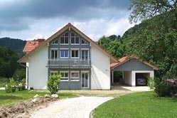 Giebelseite mit Balkon